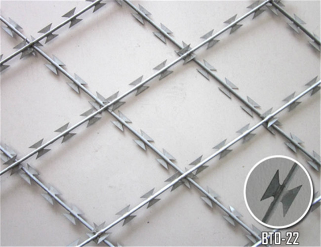 Q235 Steel Sheet Welded Barbed Wire Fence 450MM-750MM Corrosion Proof