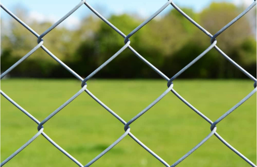 5 Ft Hot Dipped Galvanized Chain Link Fence For Property Protection